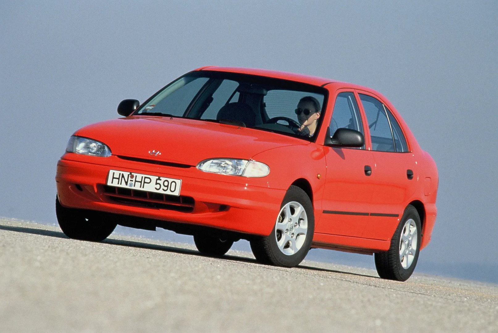 Hyundai_Accent_1_generation__Hatchback_5-door__main.jpg