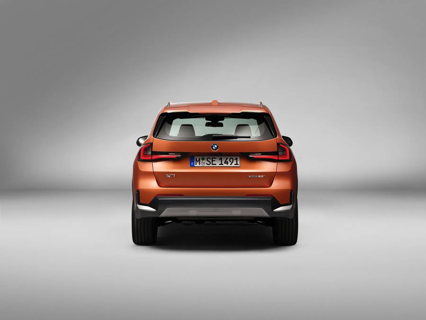 BMW_X1_3_generation__SUV_5-doors__3.jpg