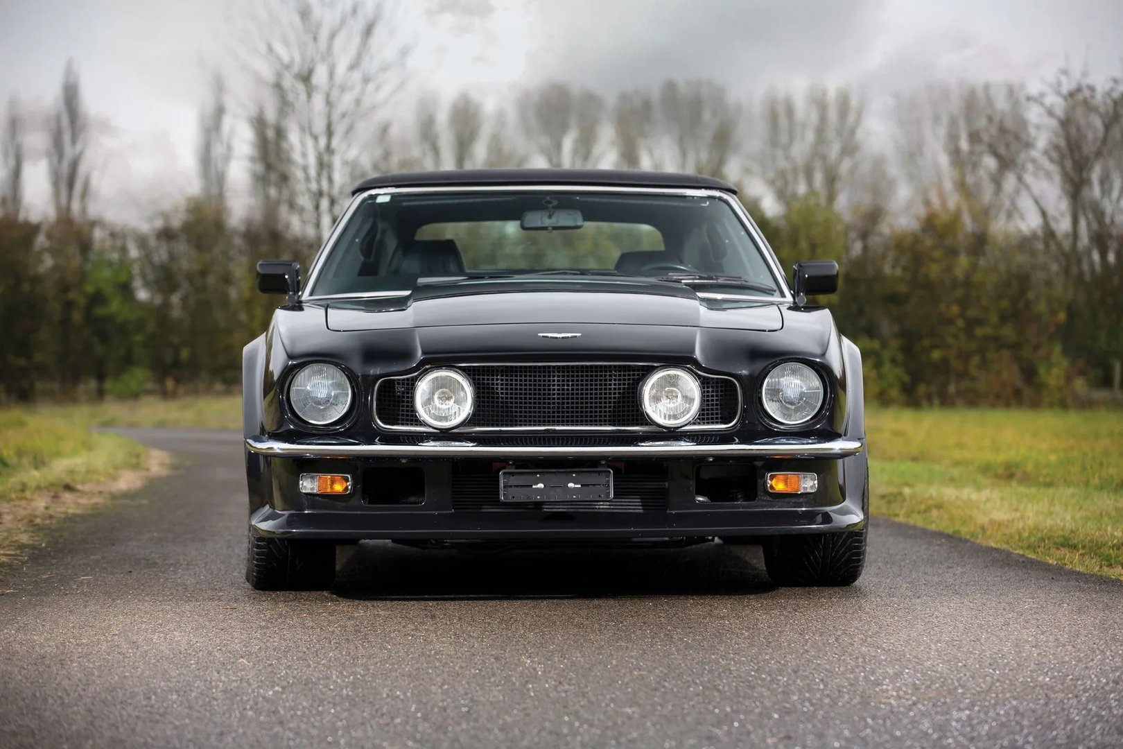 Aston Martin_Vantage_1_generation__Cabrio__5.jpg