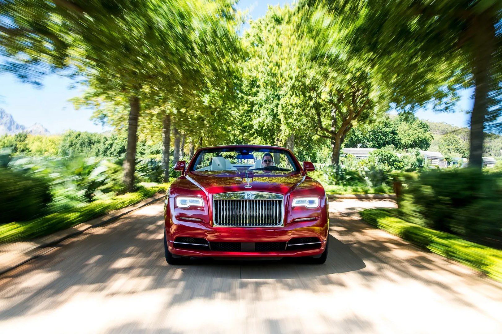 Rolls-Royce_Dawn_1_generation__Cabrio__13.jpg