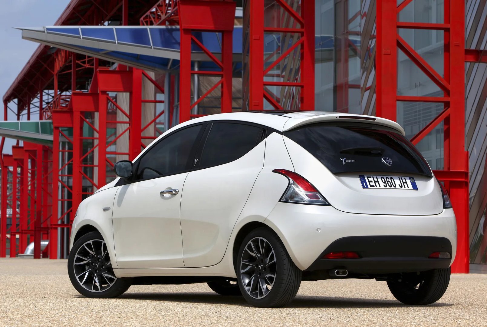 Lancia_Ypsilon_3_generation__Mini_5-doors__10.jpg