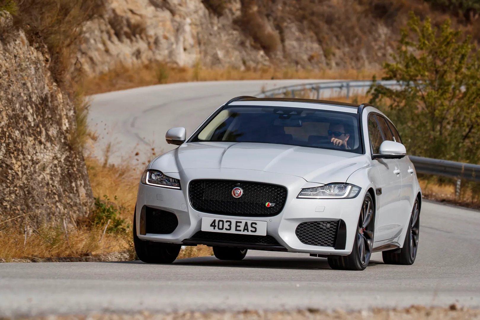 Jaguar_XF_2_generation__Estate_5-door__7.jpg