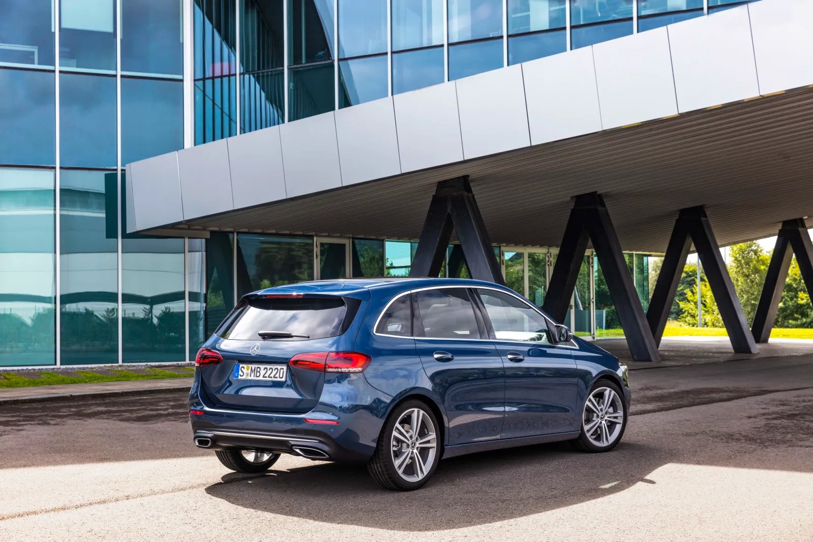 Mercedes_B-Class_3_generation__Hatchback_5-door__12.jpg