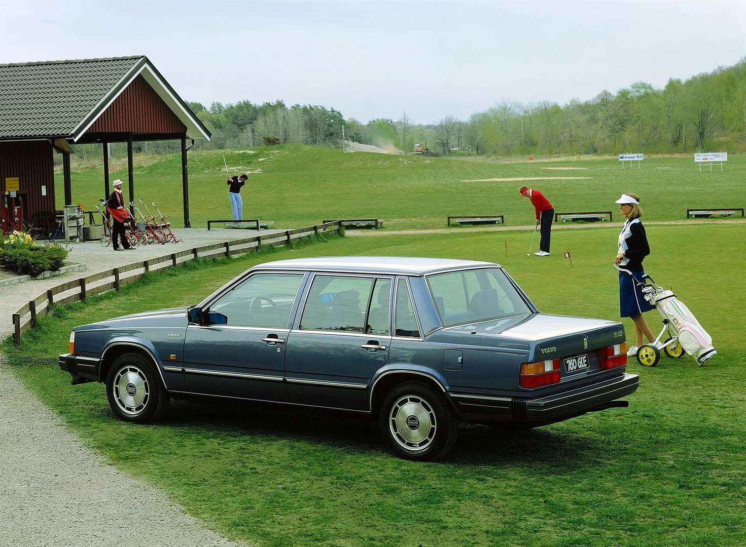 Volvo_760_1_generation__Sedan__8.jpg