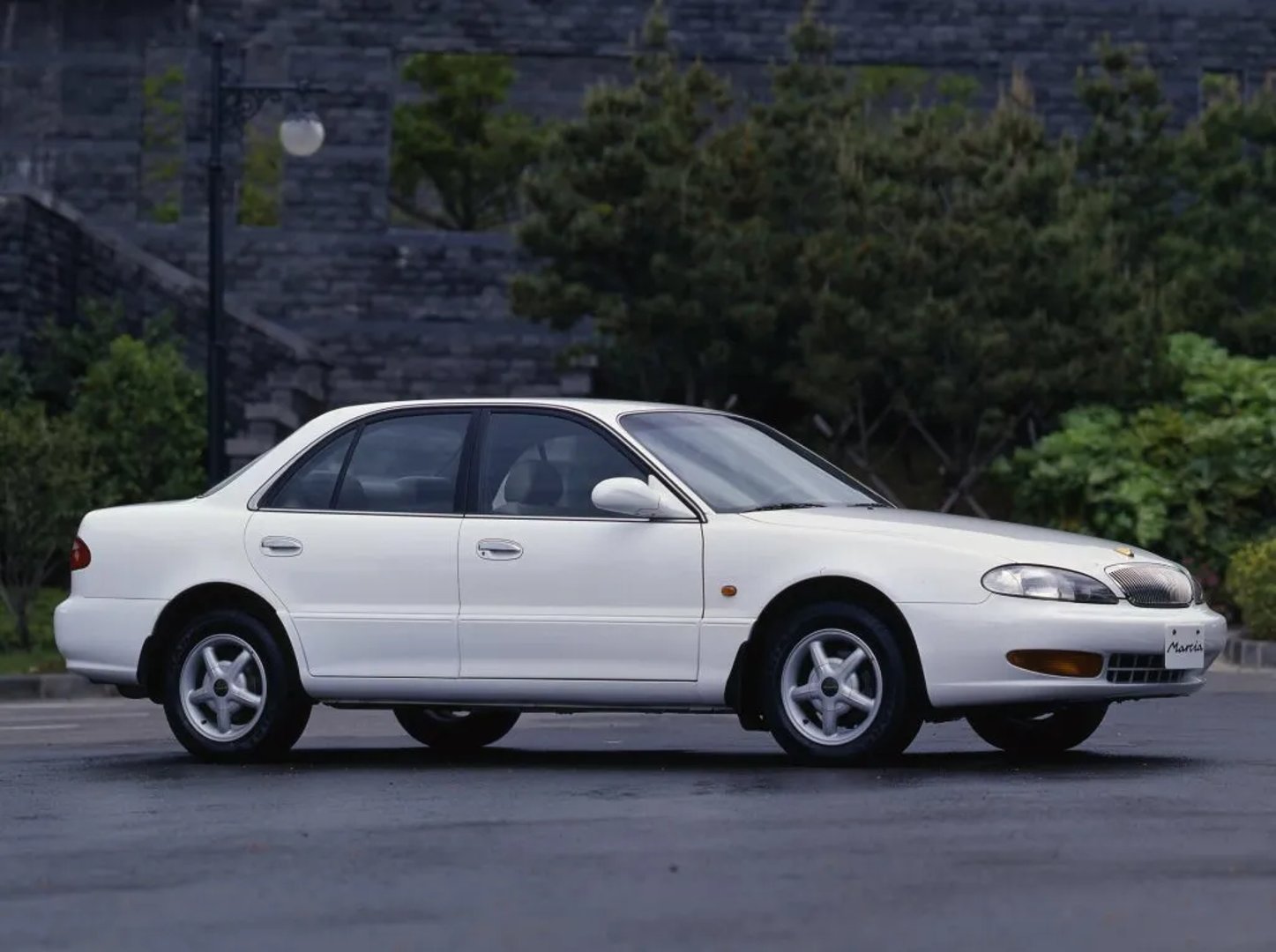 Hyundai_Marcia_1_generation__Sedan__6.jpg
