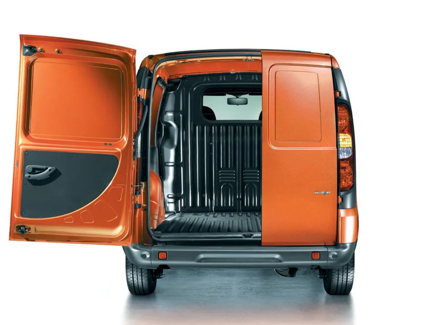 Fiat_Doblo_1_generation_restyling__Van__5.jpg