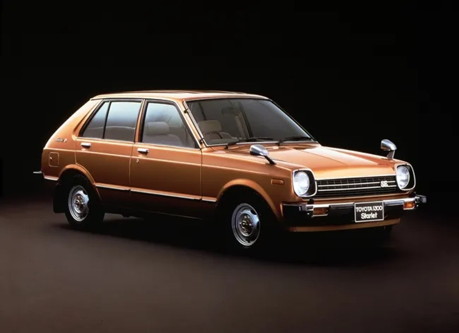 Toyota_Starlet_2_generation__Mini_5-doors__2.jpg