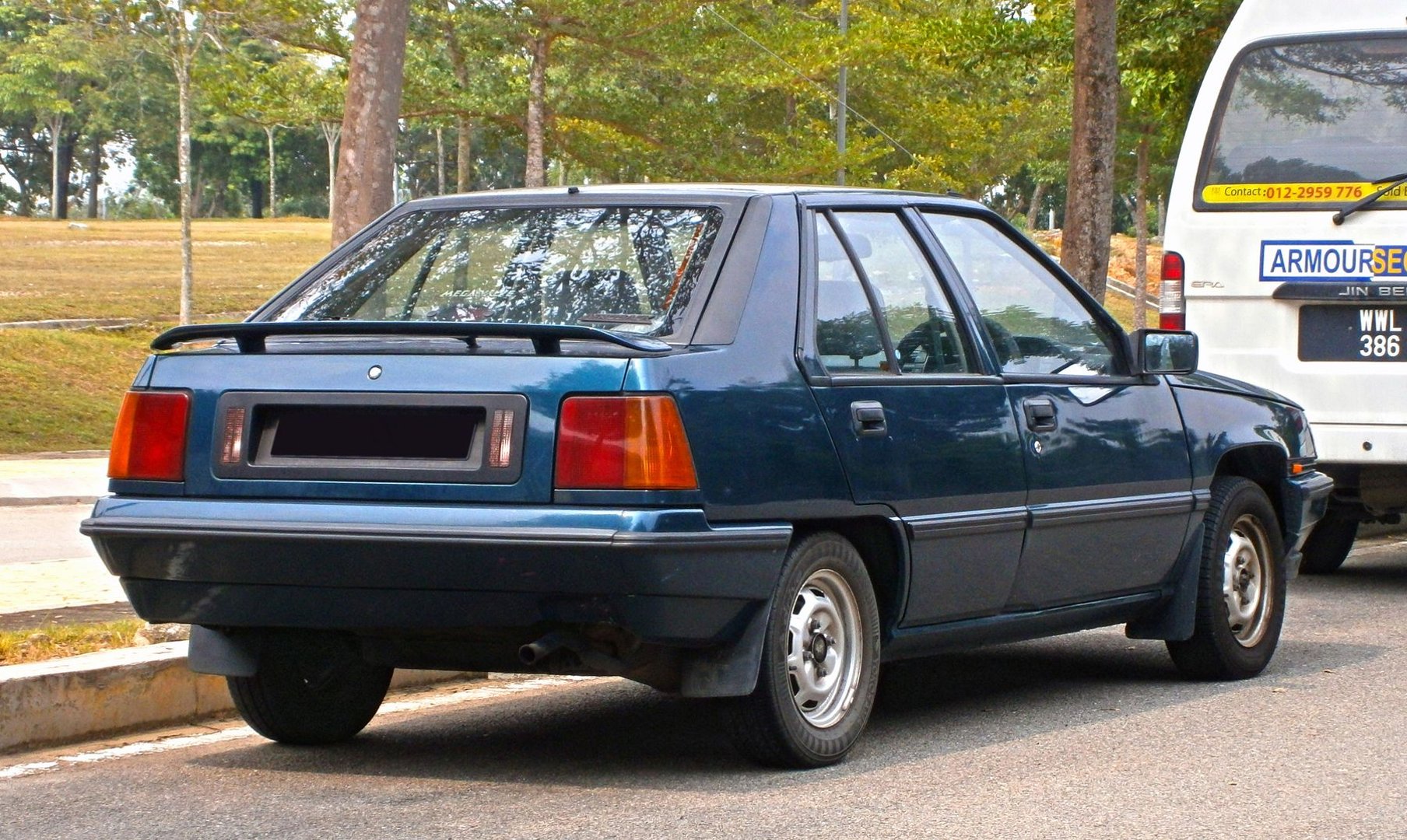 proton_Saga_1_generation__Hatchback_5-door__2.jpg