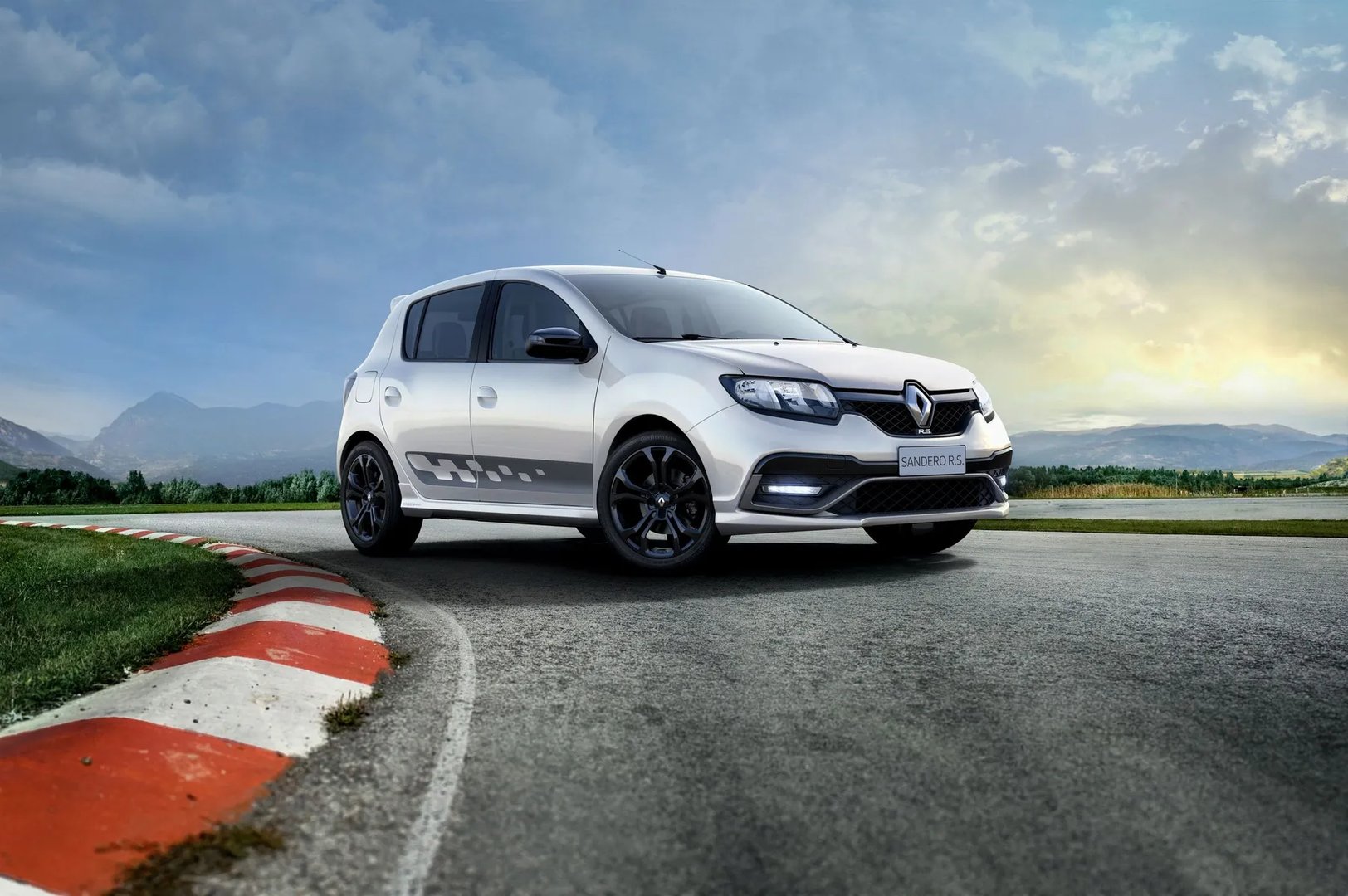 Renault_Sandero_RS_1_generation__Hatchback_5-door__13.jpg