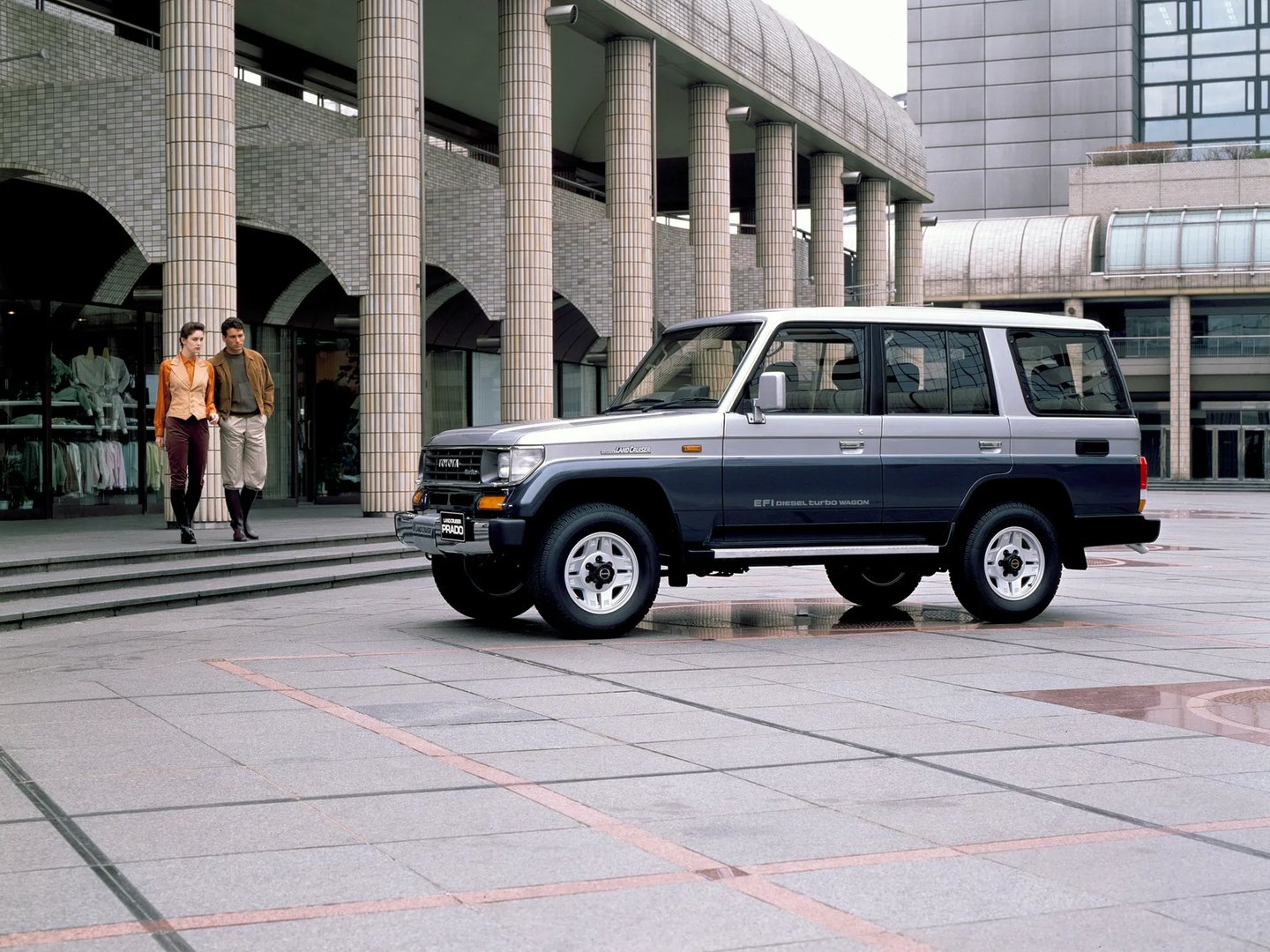 Toyota_Land_Cruiser_1_generation__SUV_5-doors__10.jpg