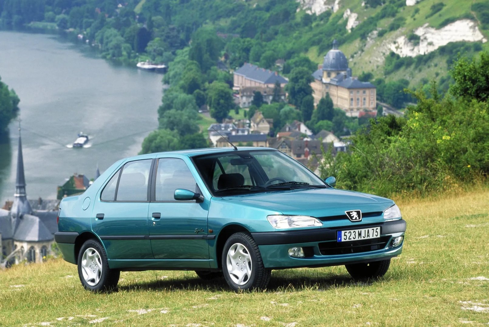 Peugeot_306_1_generation__Sedan__7.jpg