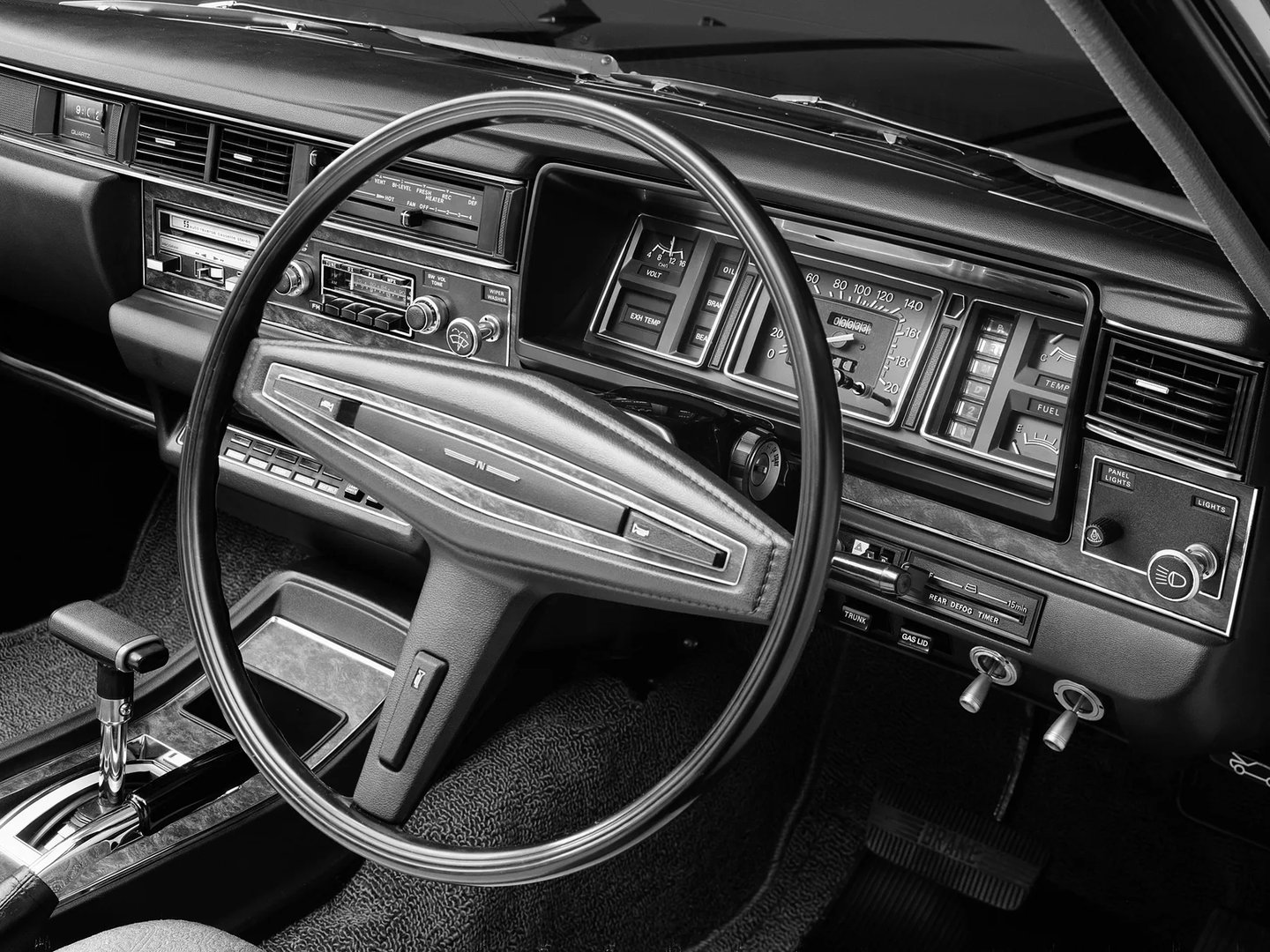 Nissan_Gloria_5_generation__Sedan__6.jpg