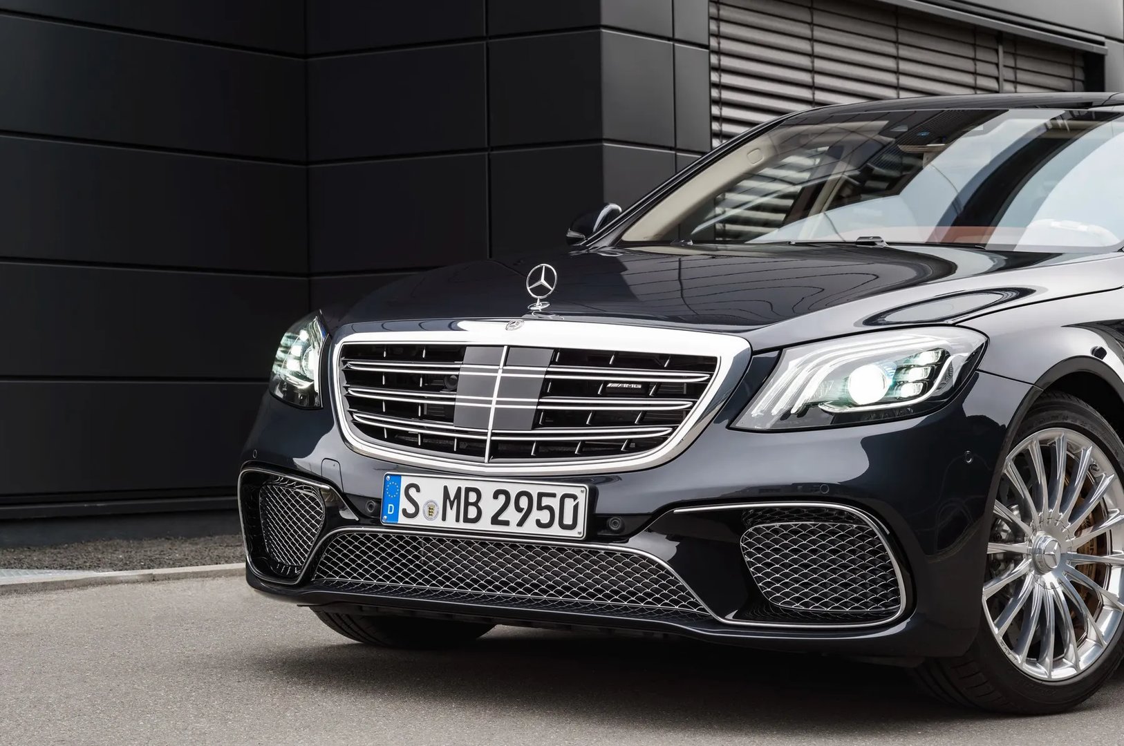 Mercedes_S-Class_AMG_3_generation_restyling__Sedan_Long__13.jpg