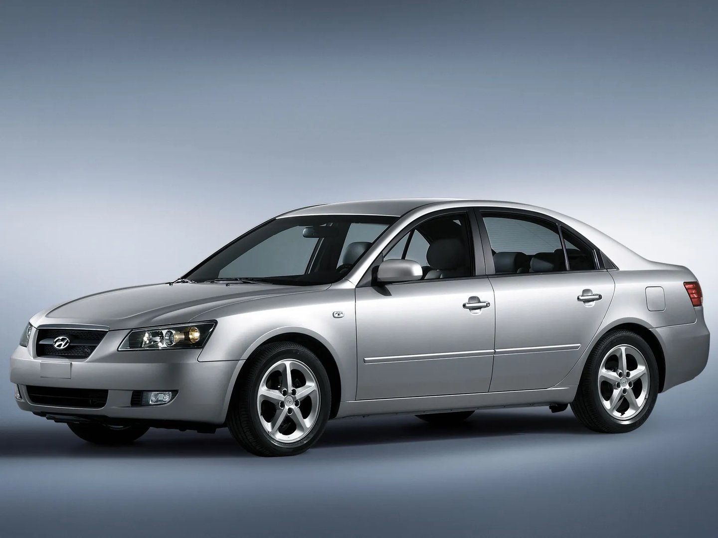 Hyundai_Sonata_5_generation__Sedan__9.jpg
