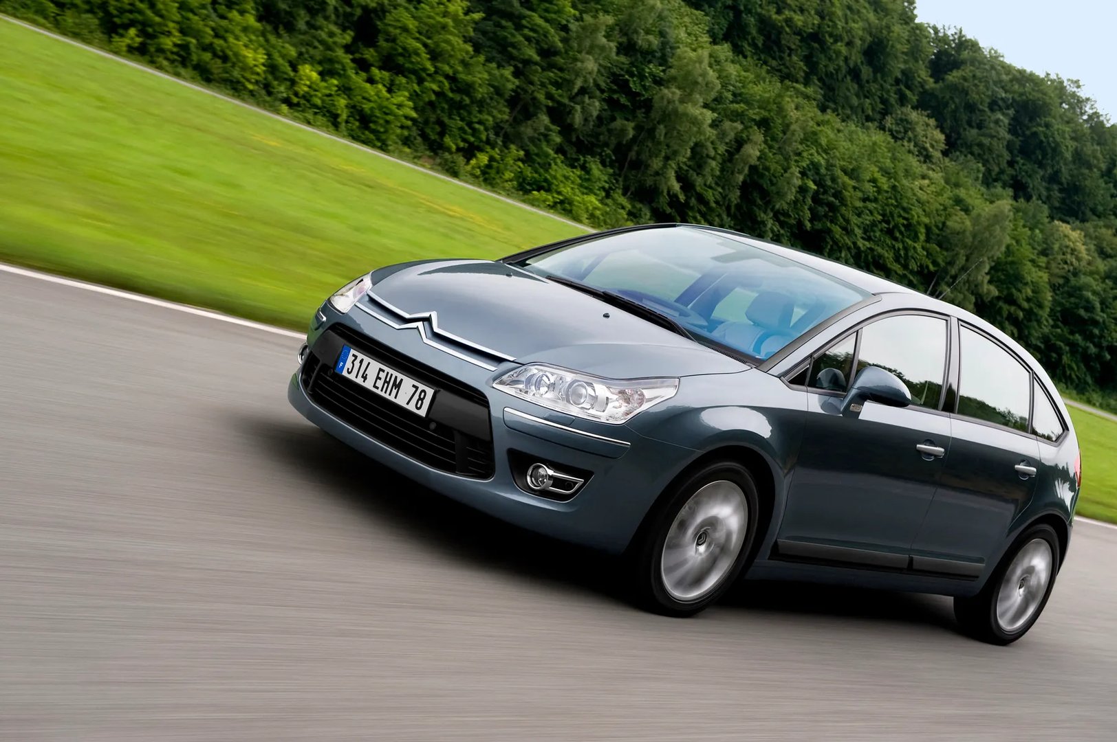 Citroen_C4_1_generation_restyling__Hatchback_5-door__9.jpg