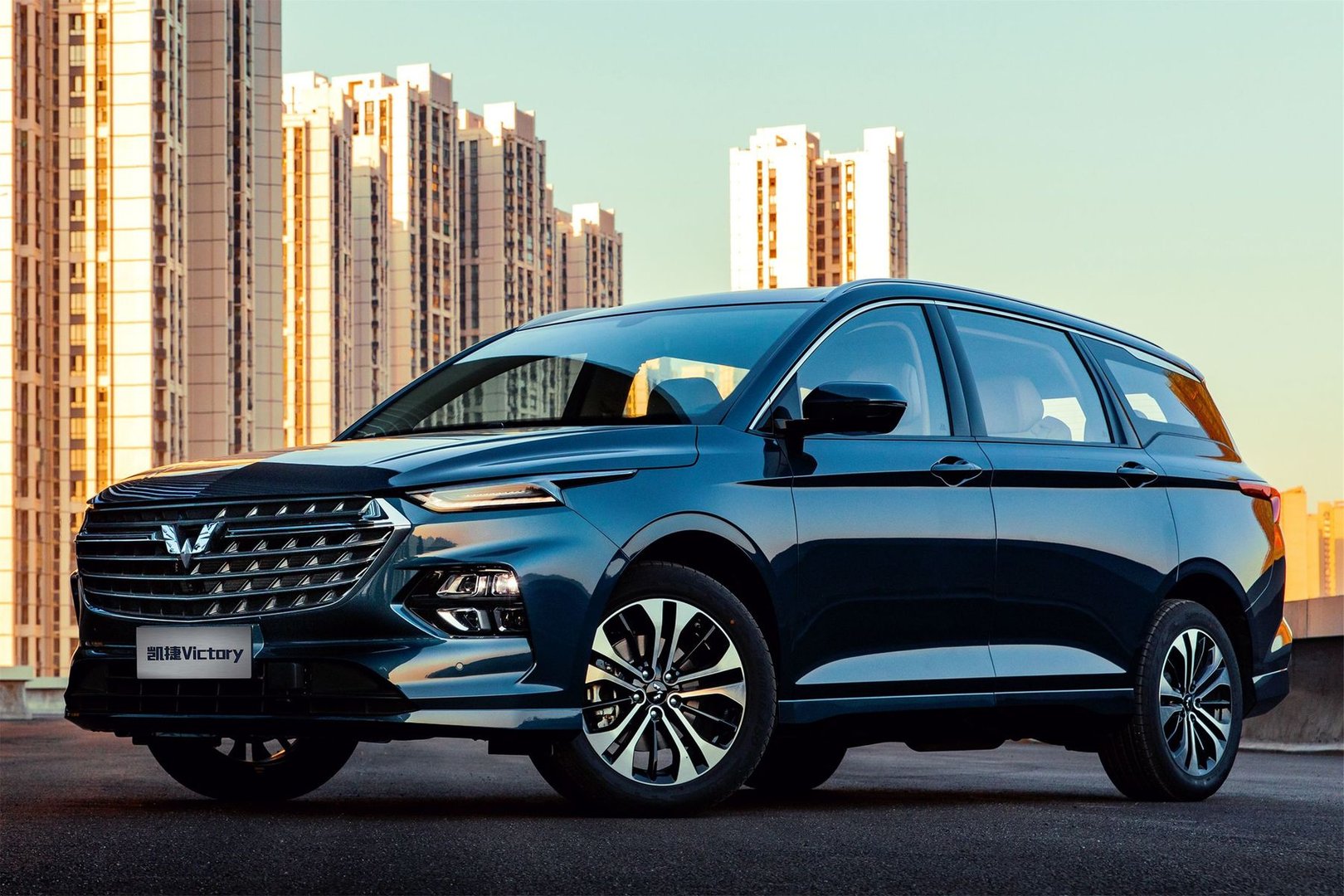 wuling_Victory_1_generation__SUV_5-doors__6.jpg