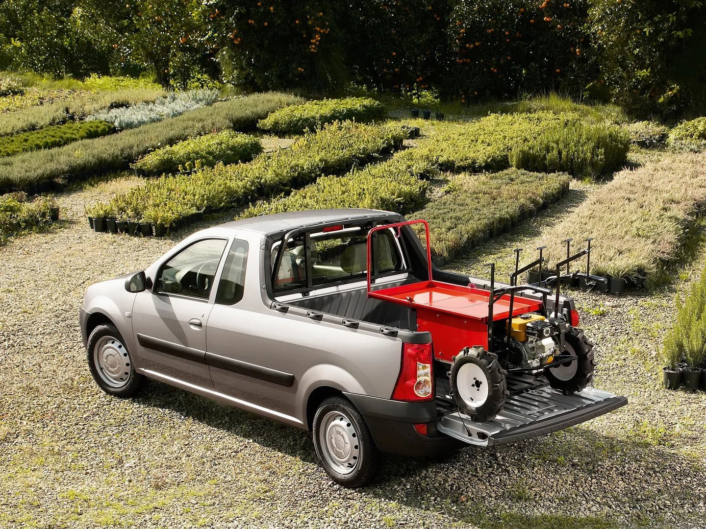 Dacia_Logan_1_generation__Pickup_single-cab__11.jpg