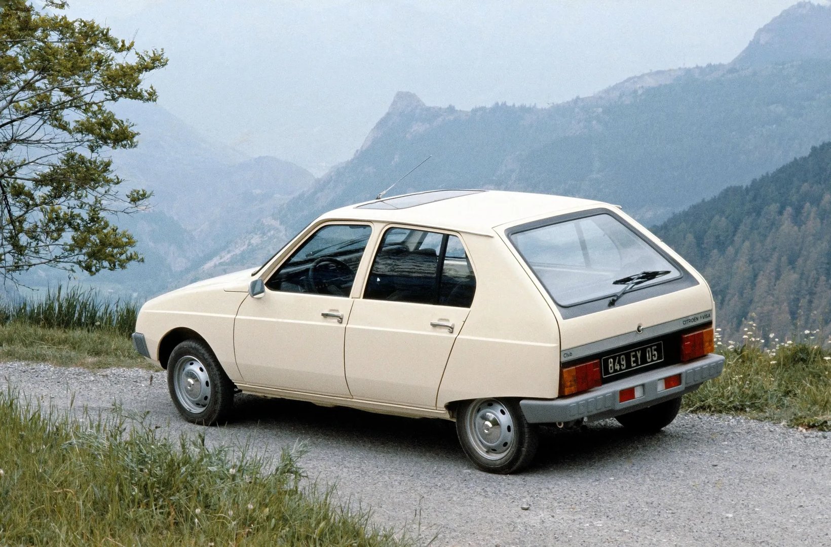 Citroen_Visa_1_generation__Mini_5-doors__7.jpg