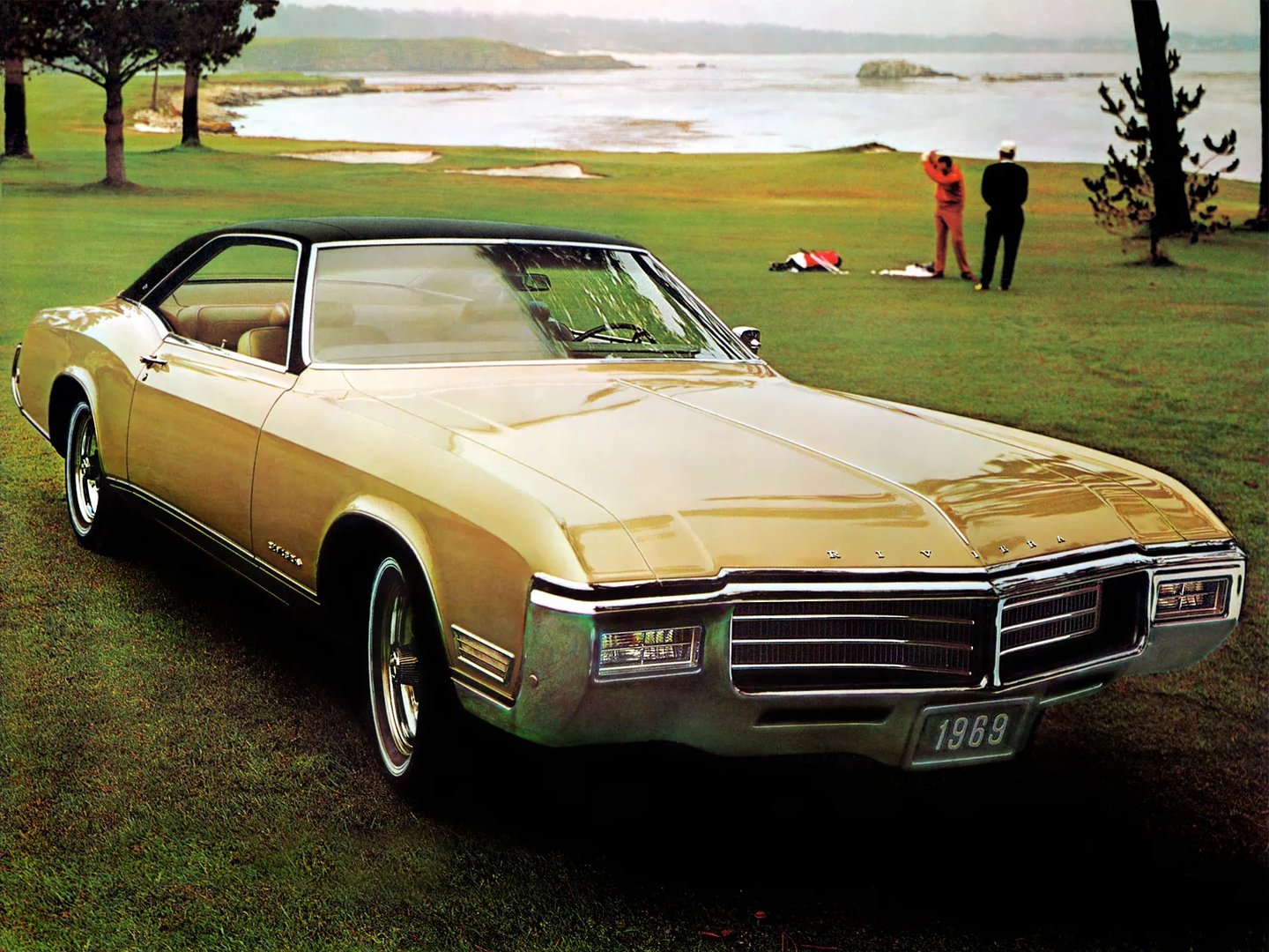 Buick_Riviera_2_generation__Coupe__7.jpg