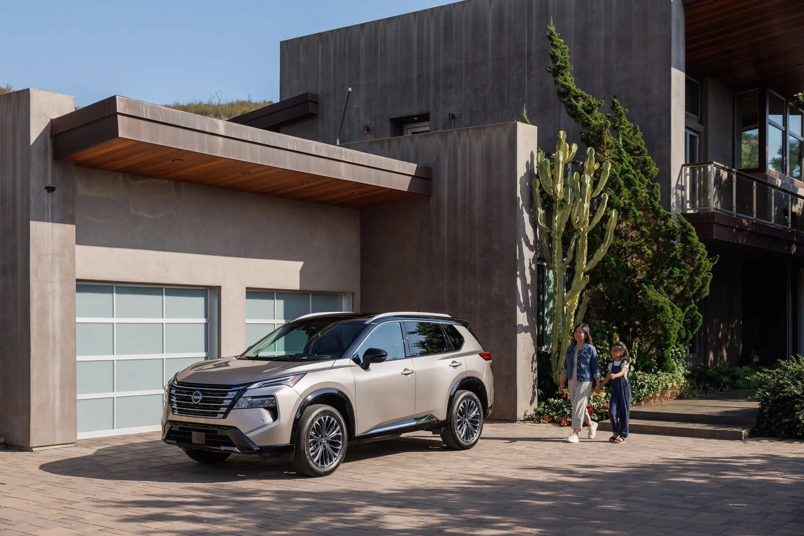 Nissan_Rogue_3_generation_restyling_1__SUV_5-doors__11.jpg