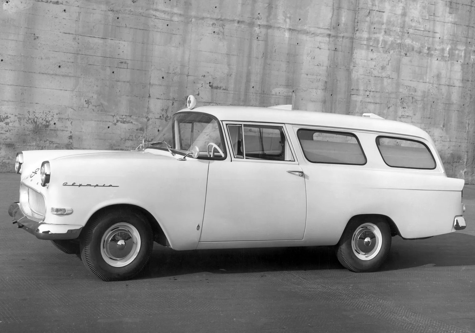 Opel_Olympia_4_generation__Estate_3-door__1.jpg