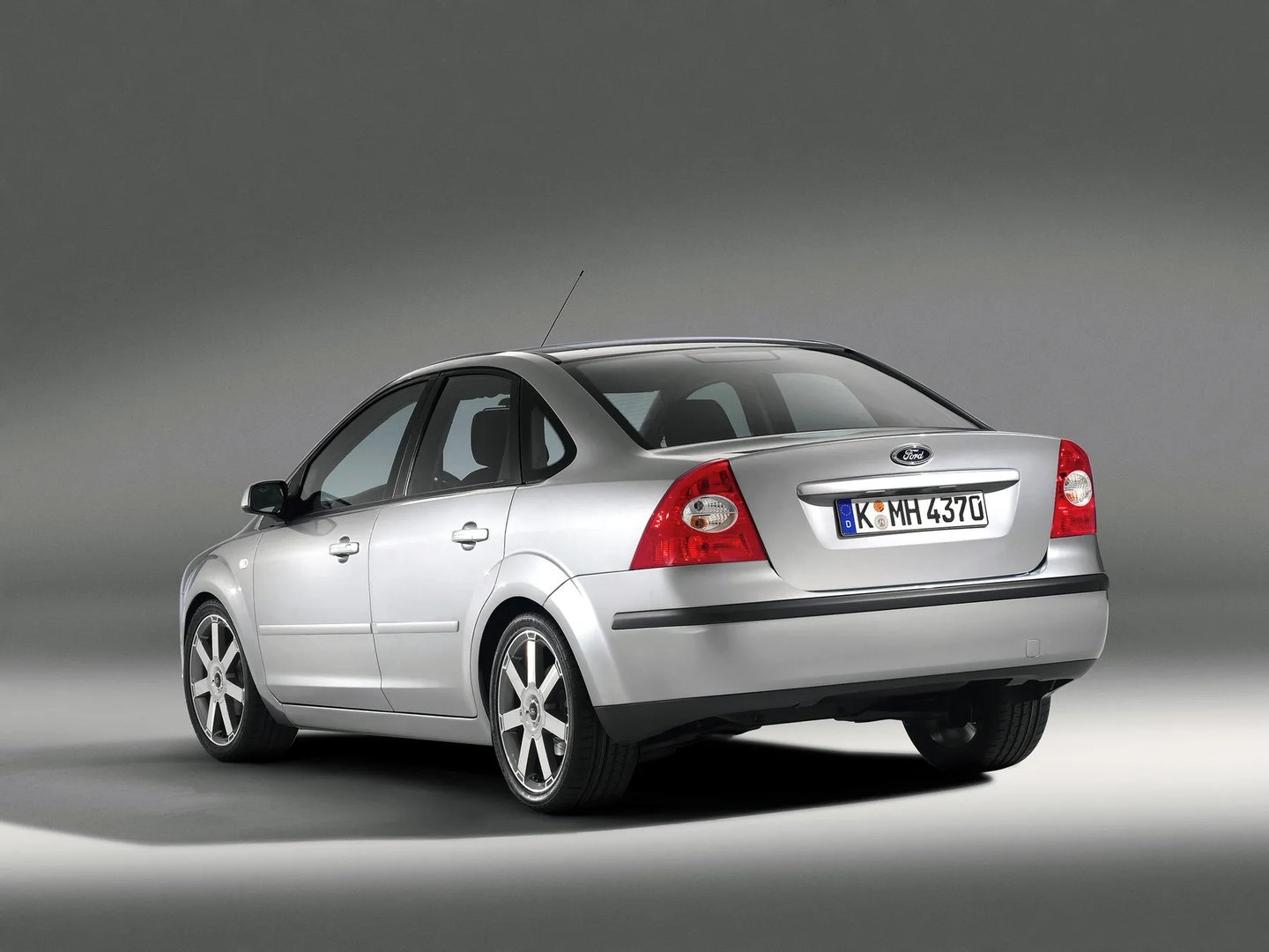 Ford_Focus_2_generation__Sedan__2.jpg