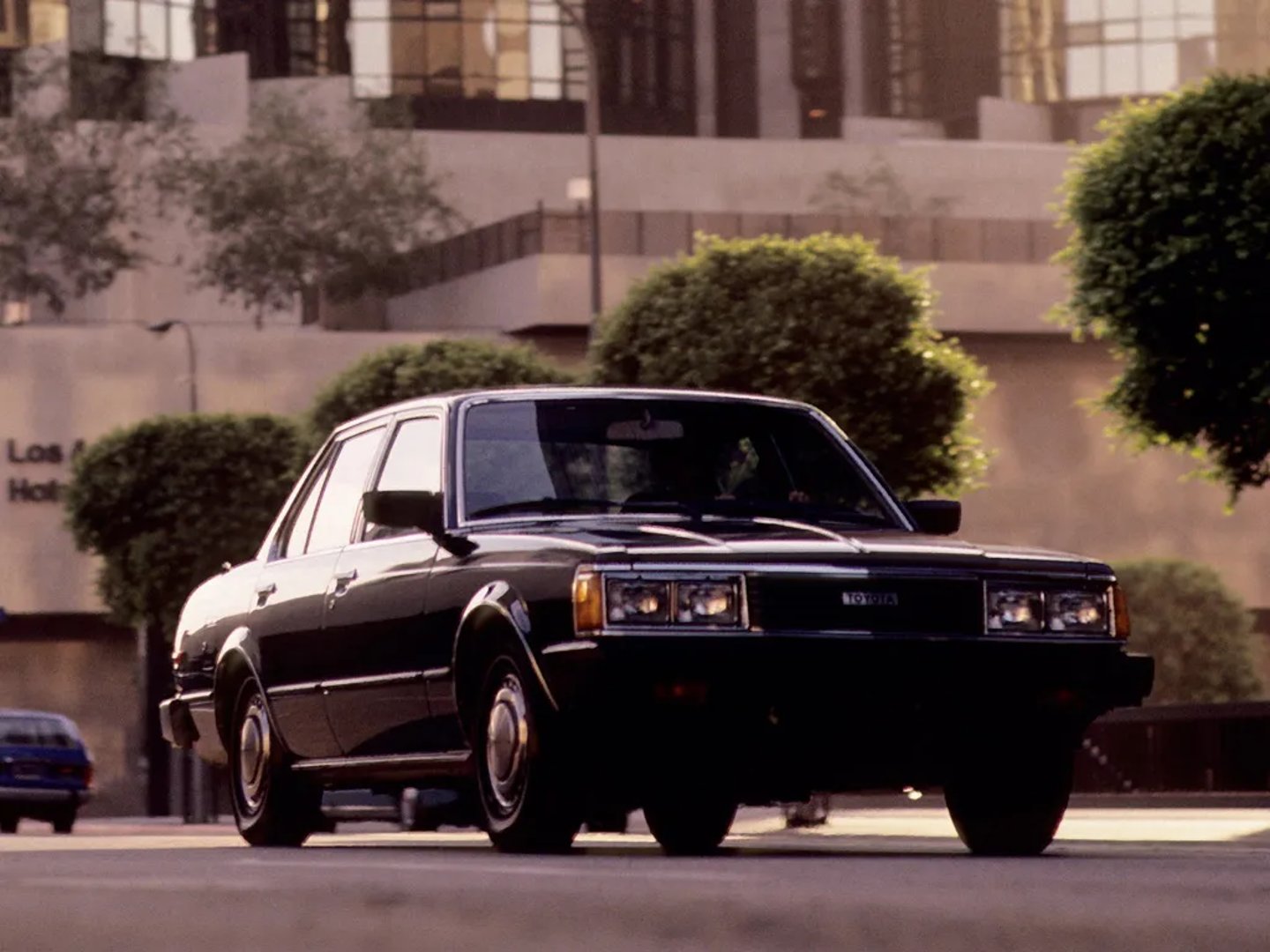 Toyota_Corona_6_generation__Sedan__1.jpg