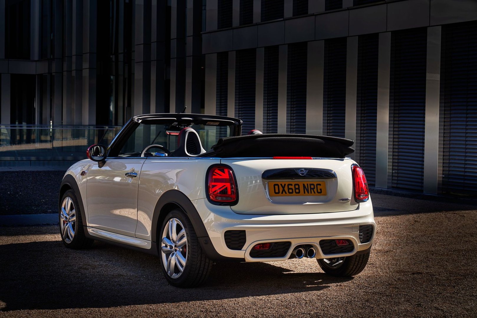 mini_Cabrio_3_generation_restyling__Cabrio__16.jpg