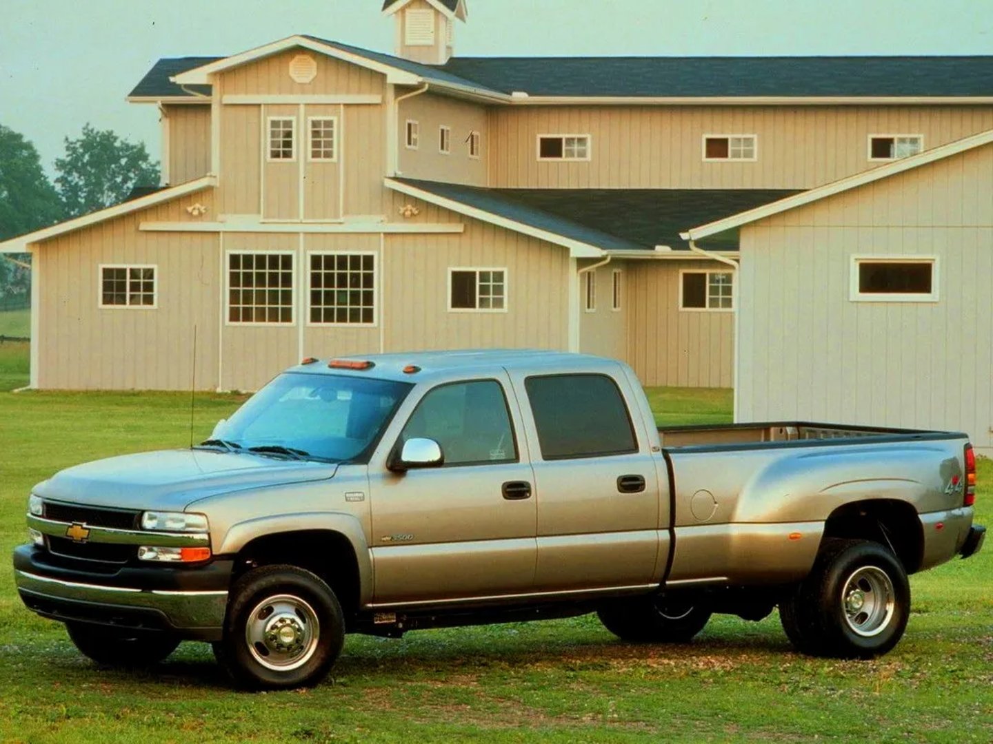 Chevrolet_Silverado_1_generation__Pickup_double-cab__1.jpg