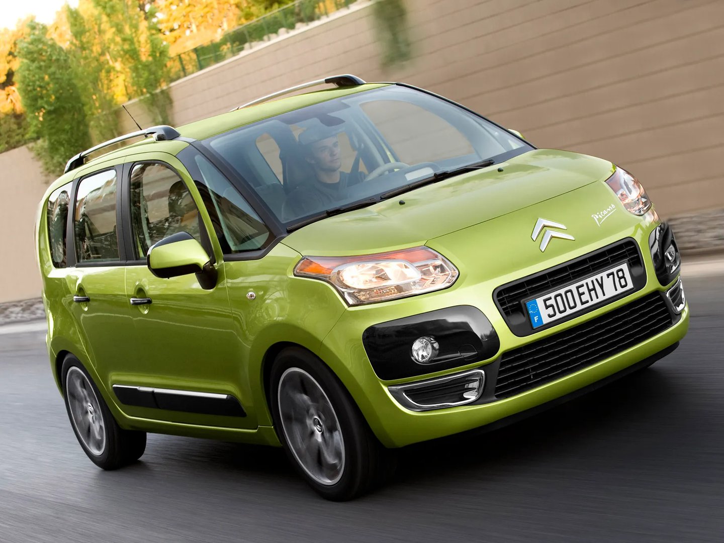 Citroen_C3_Picasso_1_generation__Compact_Van__8.jpg