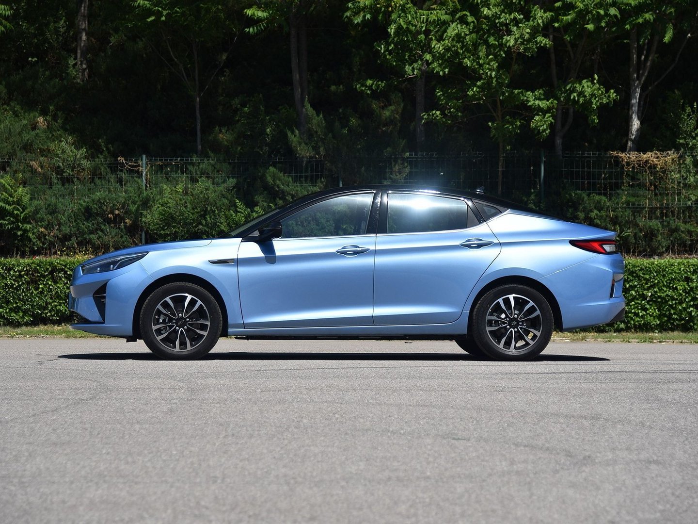 jac_iC5_1_generation__Liftback__19.jpg