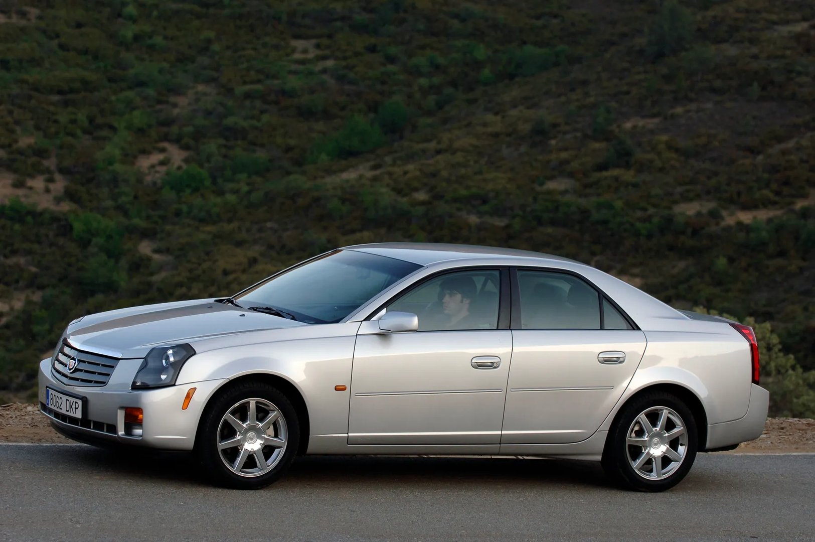 Cadillac_CTS_1_generation__Sedan__7.jpg