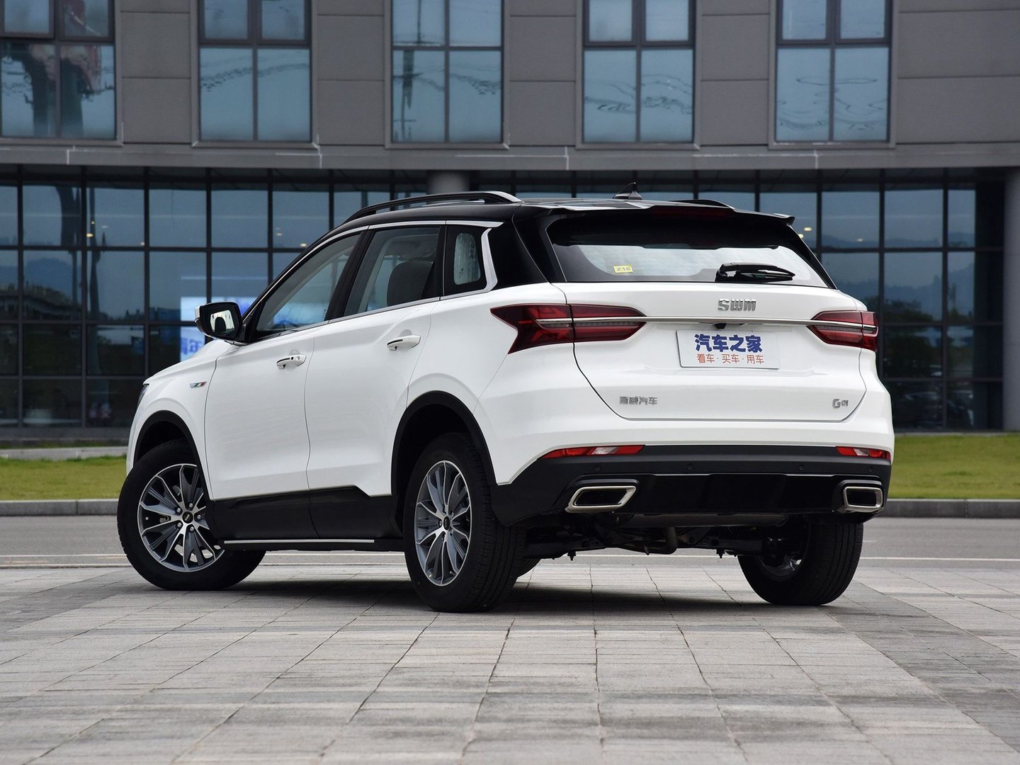 swm_G01_1_generation__SUV_5-doors__3.jpg