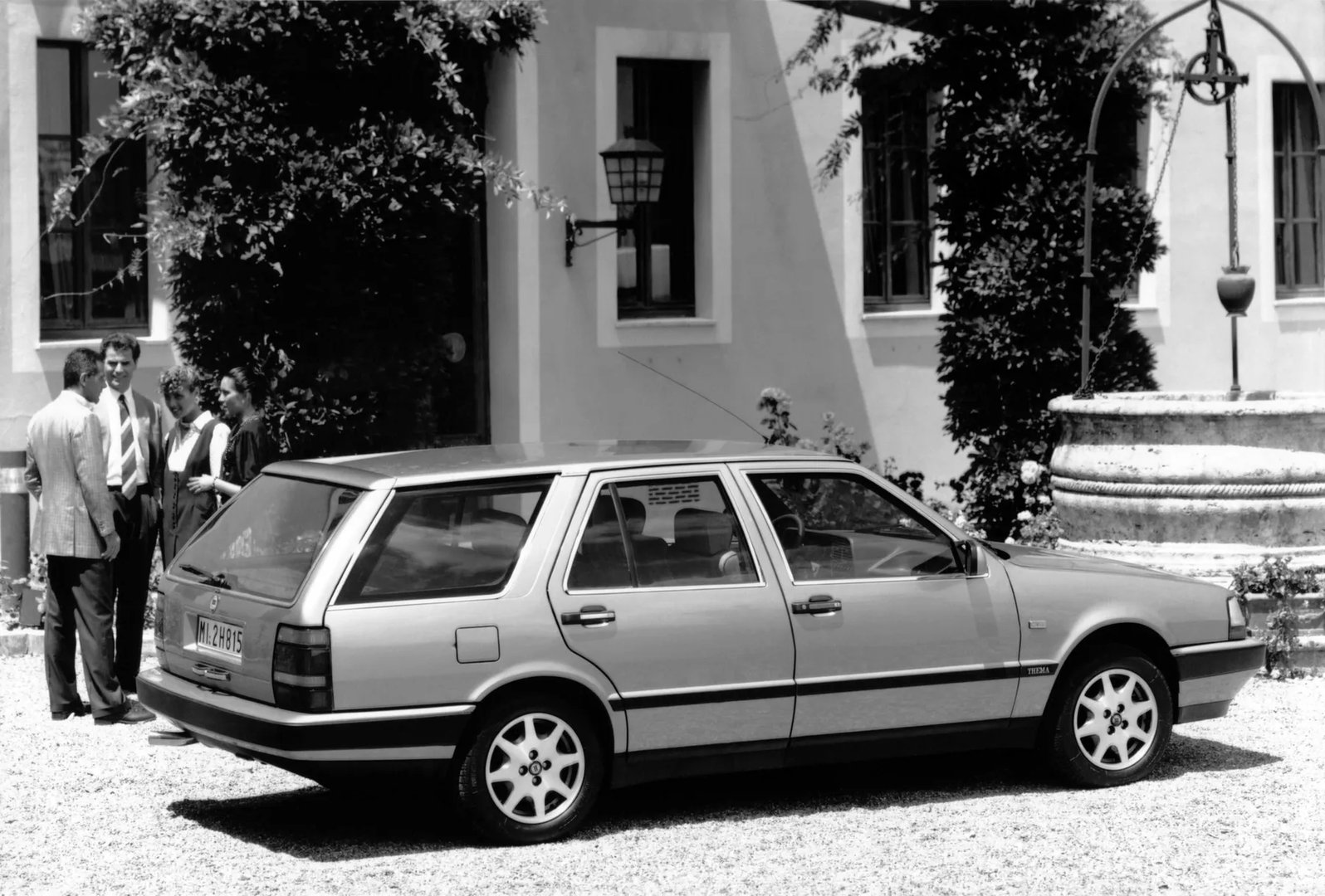 Lancia_Thema_1_generation__Estate_5-door__11.jpg
