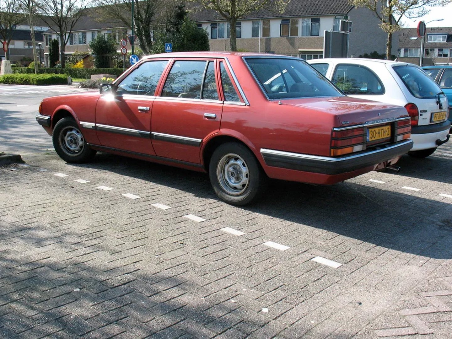Datsun_Laurel_4_generation__Sedan__6.jpg