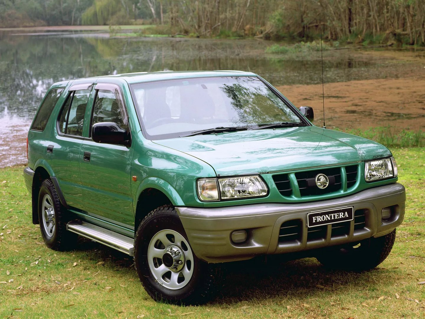 Holden_Frontera_1_generation__SUV_5-doors__2.jpg