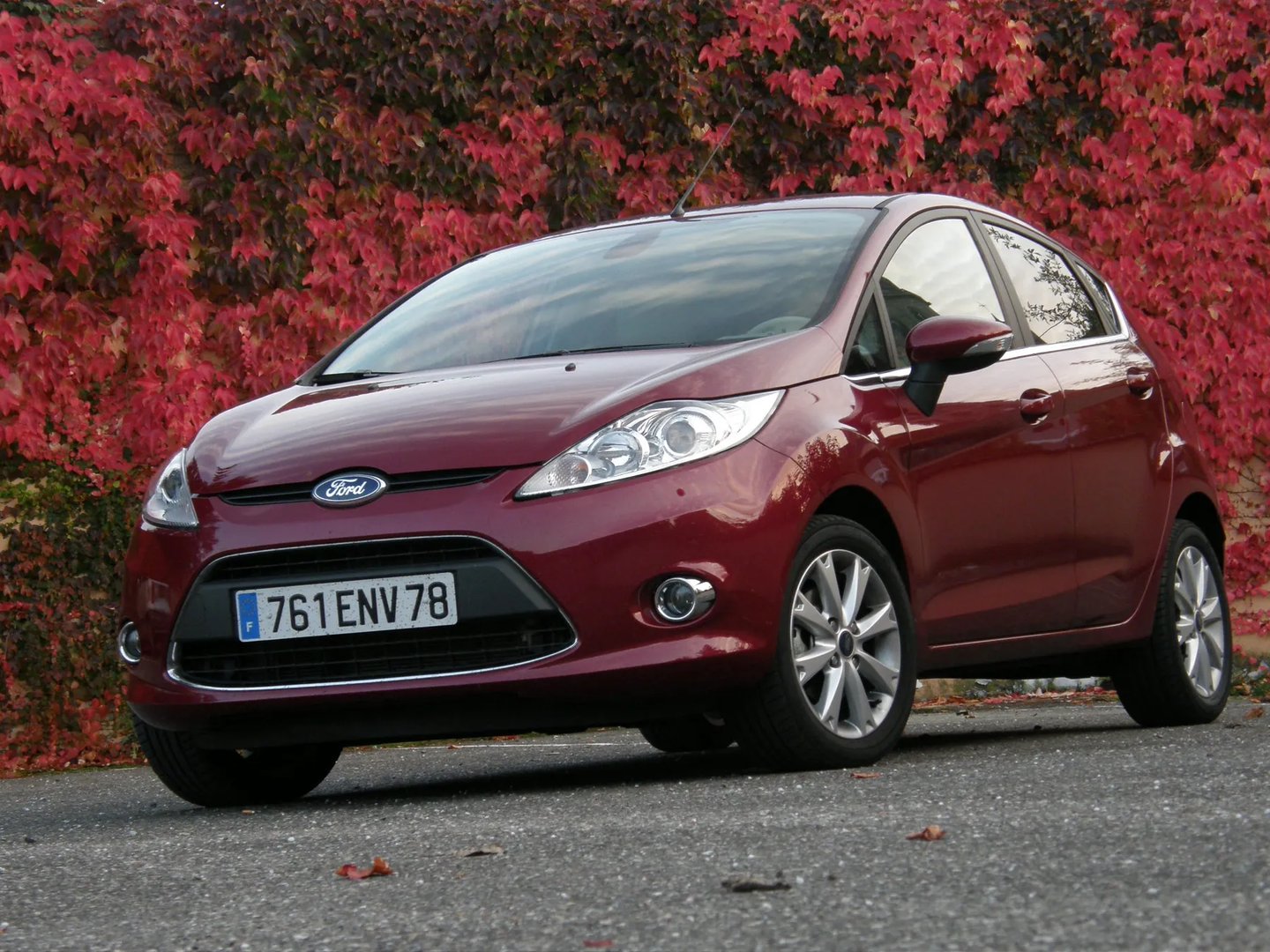 Ford_Fiesta_6_generation__Mini_5-doors__3.jpg