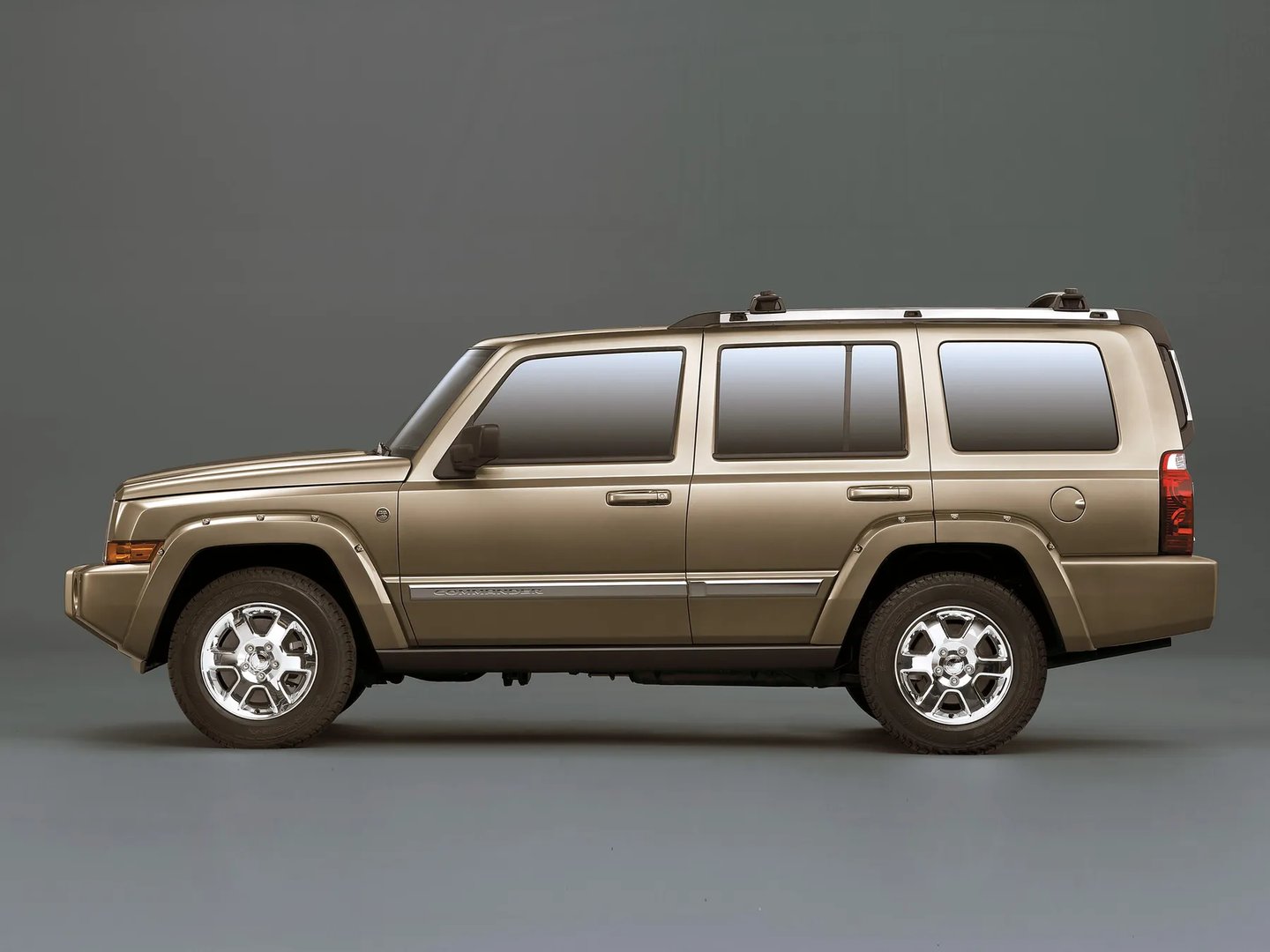 Jeep_Commander_1_generation__SUV_5-doors__6.jpg