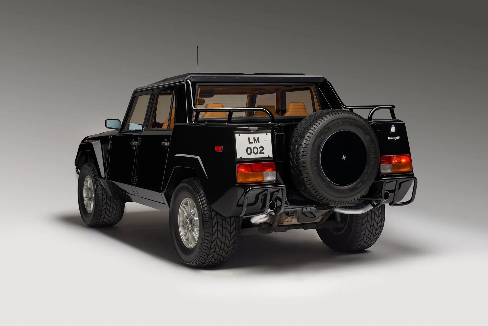 Lamborghini_LM002_1_generation__Pickup_double-cab__1.jpg