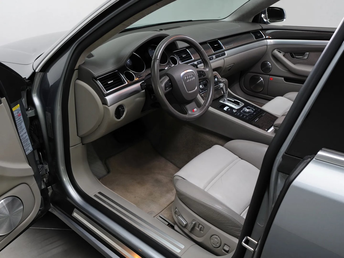 Audi_S8_2_generation_restyling__Sedan__9.jpg