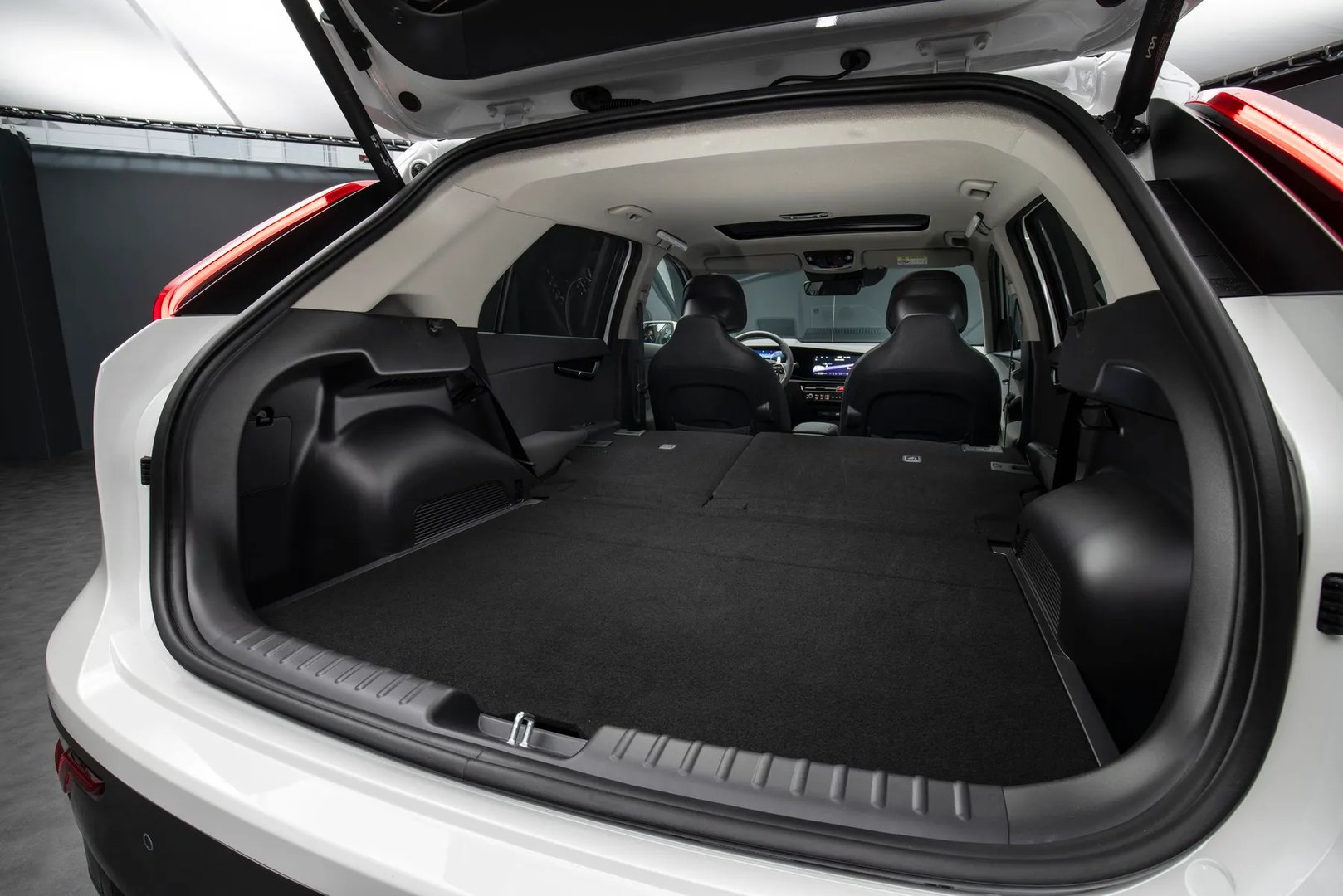 Kia_Niro_2_generation__SUV_5-doors__9.jpg