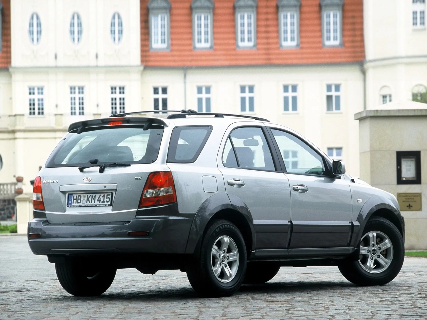 Kia_Sorento_1_generation__SUV_5-doors__10.jpg