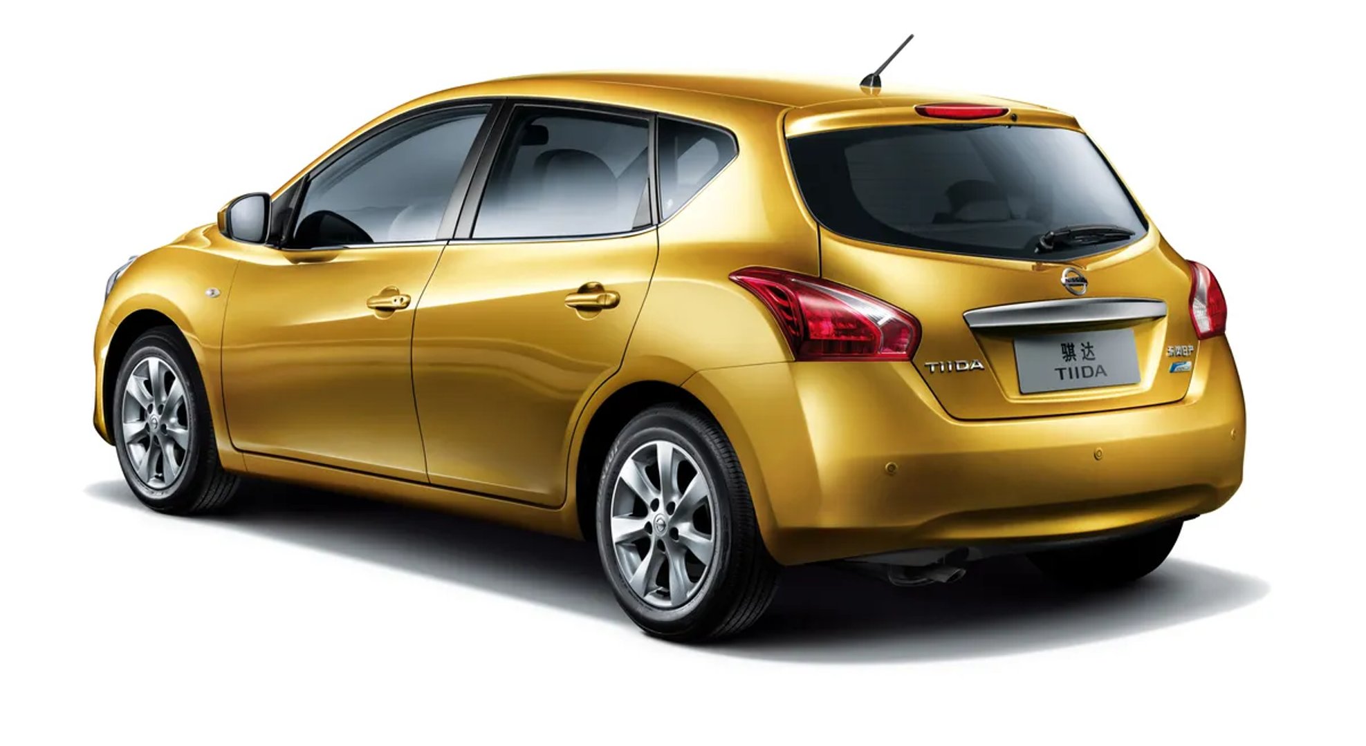 Nissan_Tiida_1_generation_restyling__Hatchback_5-door__1.jpg