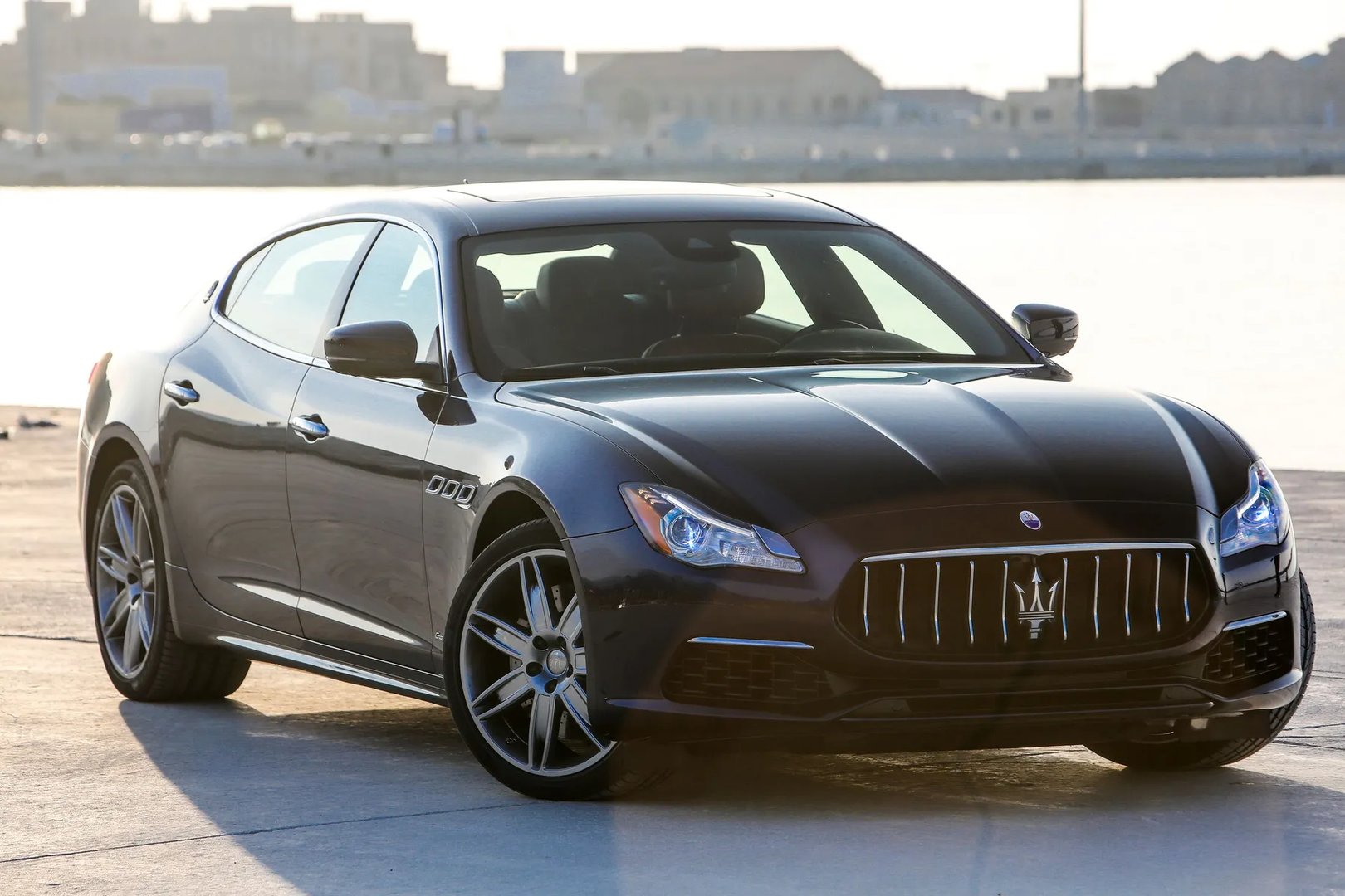 Maserati_Quattroporte_6_generation_restyling__Sedan__2.jpg