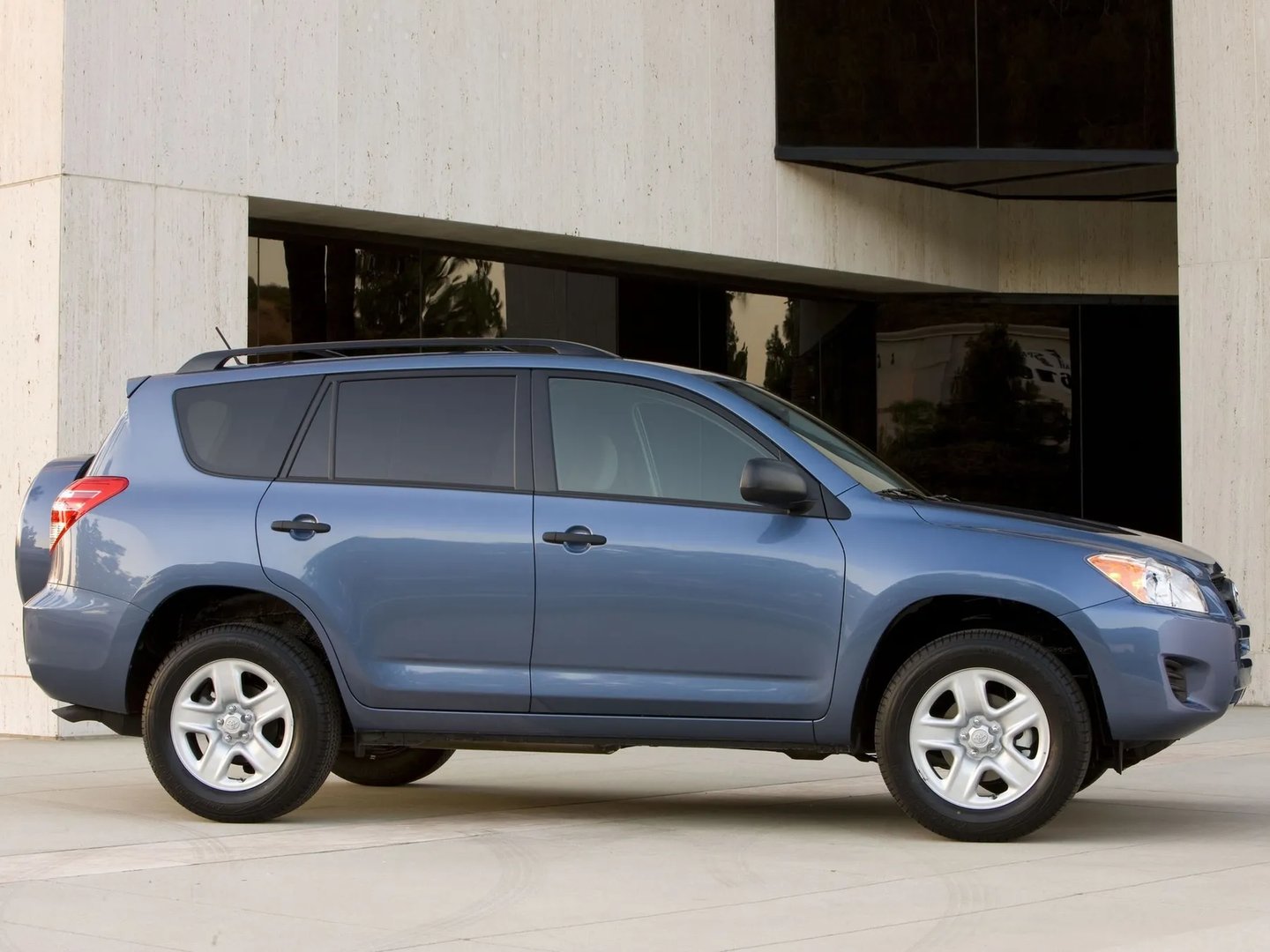 Toyota_RAV4_3_generation_restyling__SUV_5-doors__9.jpg