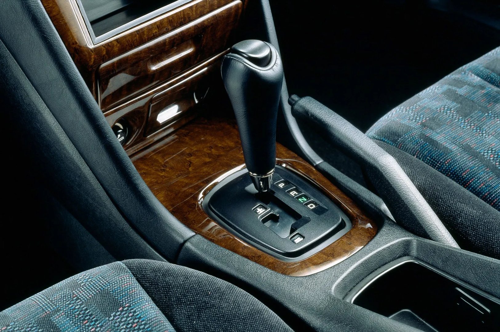 Mitsubishi_Legnum_1_generation__Estate_5-door__6.jpg