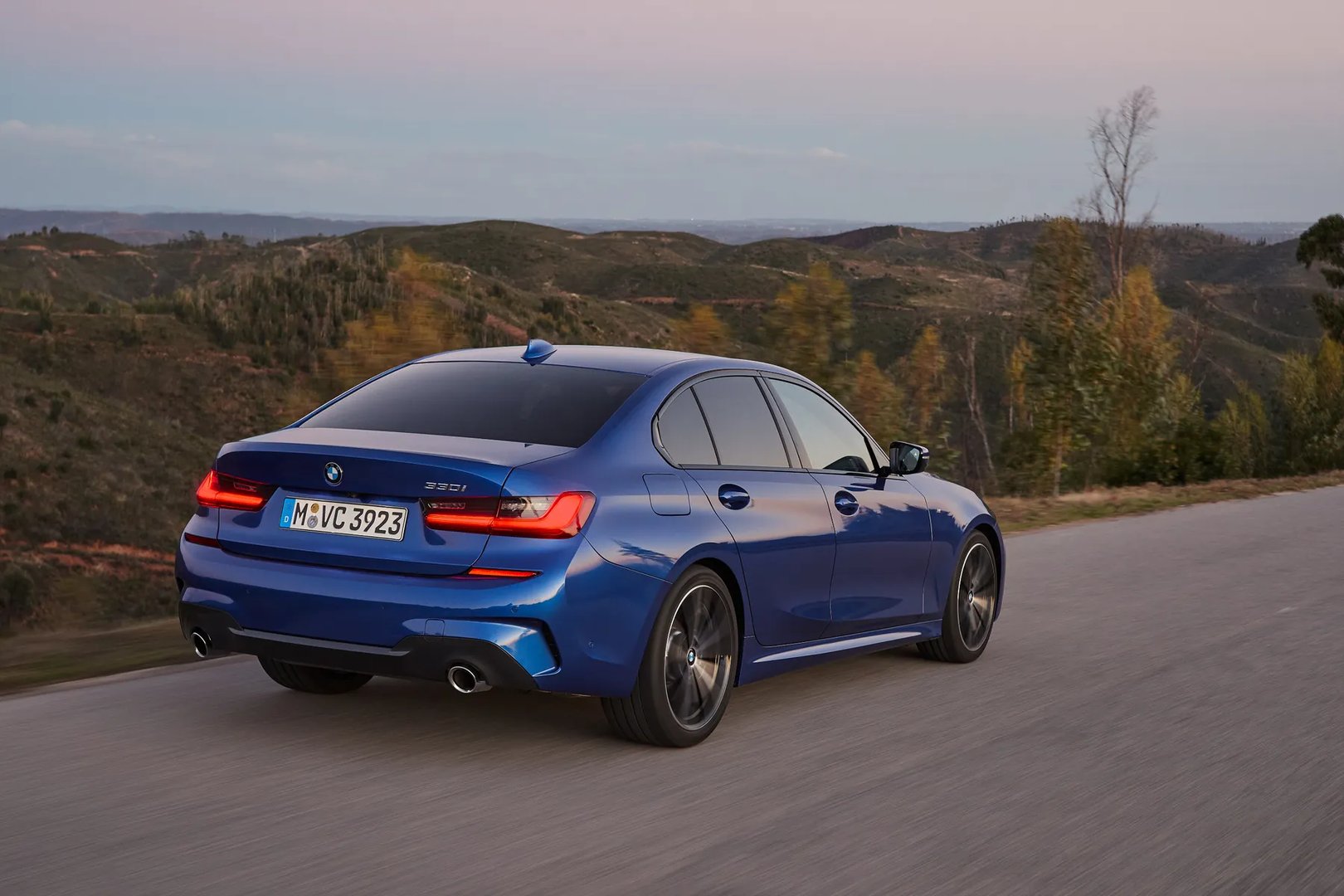 BMW_3_series_7_generation__Sedan__13.jpg