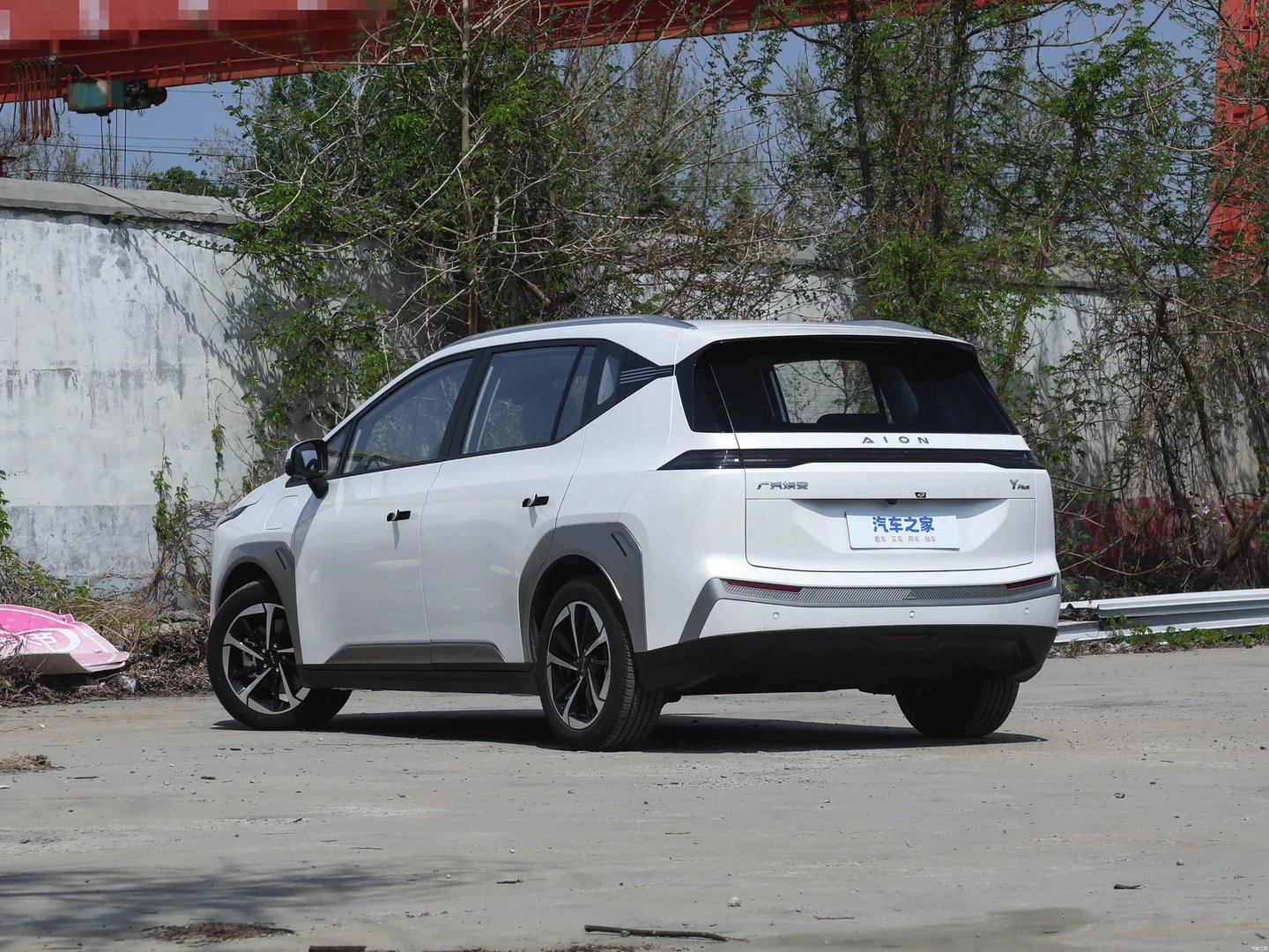 —  Hatchback 5-door 
