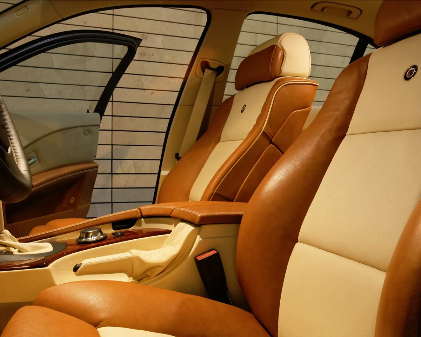 Alpina_B5_1_generation__Sedan__8.jpg