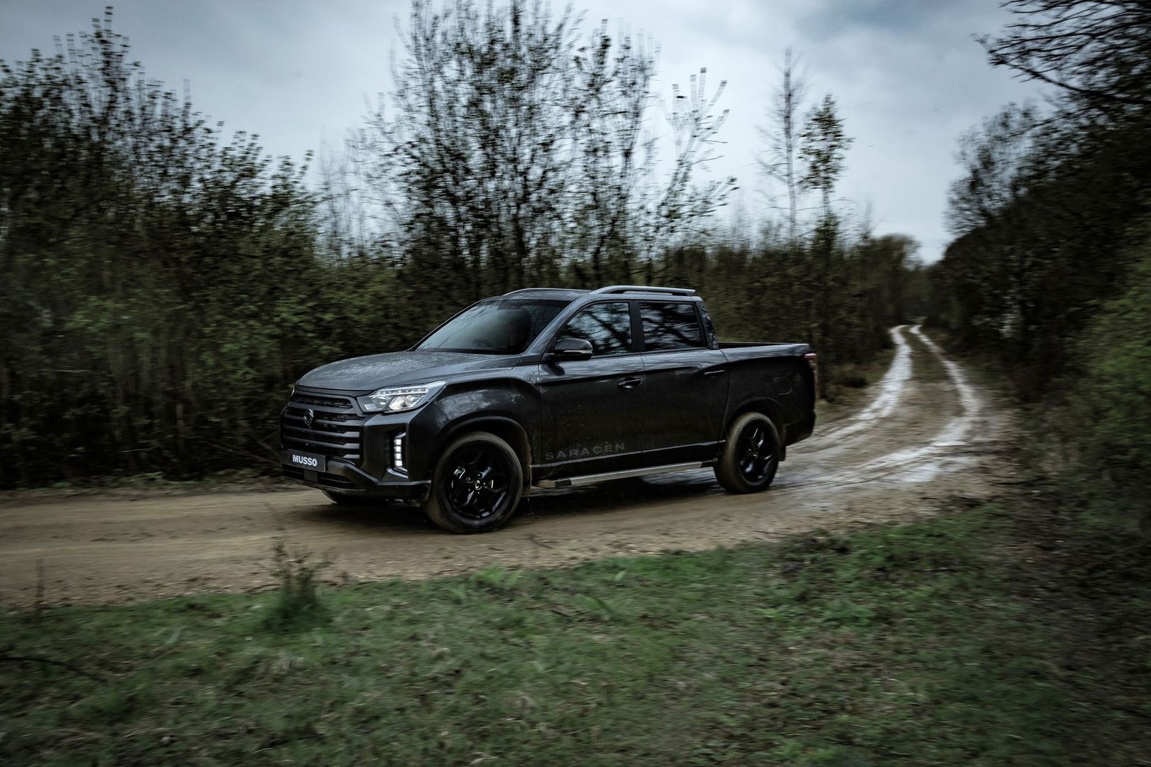 kg-mobility_Musso_2_generation_restyling__Pickup_double-cab__11.jpg